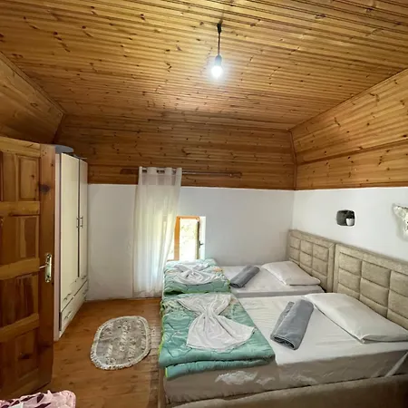 Bujtina Lokthi Vendégház Theth