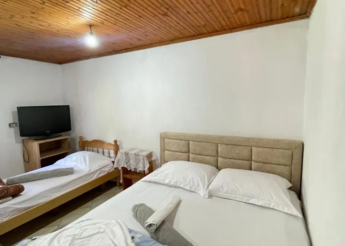 Bujtina Lokthi Vendégház